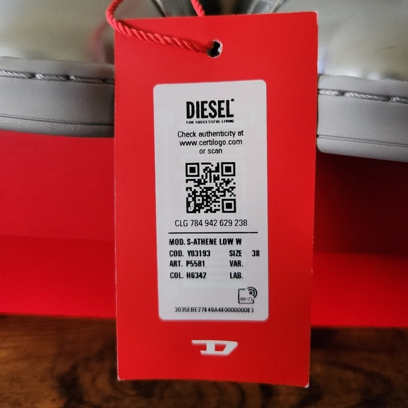 Diesel S-Athene Low Women's Silver Leather Designer Sneakers Shoes Size 7.5 - Picture 3 of 9